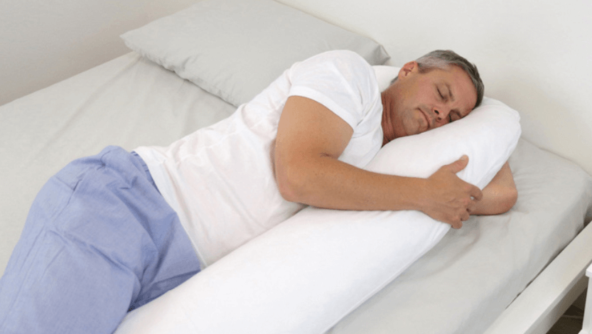 Improve your sleep quality by using a knee pillow while you sleep